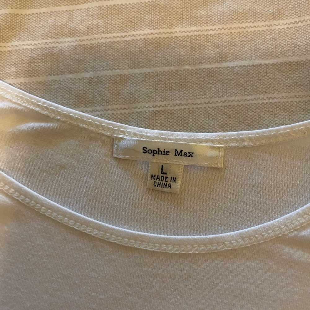 Sophie Max top. Good preowned condition. No stains, tears or holes.